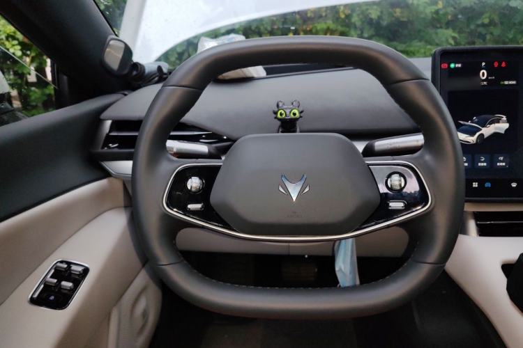 Used ARCFOX Alpha S5 2026 Model 1450 Yuanjing Smart Drive 200kW Steering Wheel