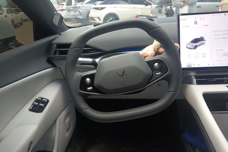 Used ARCFOX Alpha S5 2026 Model 630 Yuanjing Smart Drive 185kW Steering Wheel
