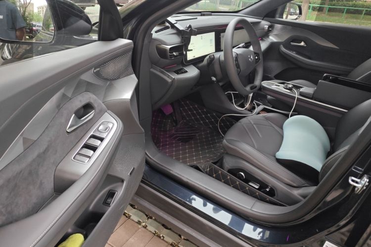 Used ARCFOX Alpha S6 2025 735MAX 175kW Driver Seat