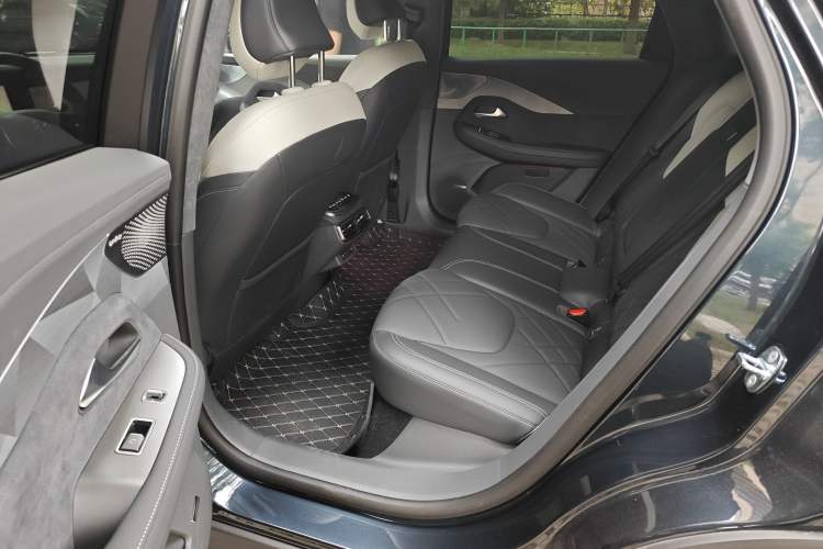 Used ARCFOX Alpha S6 2025 735MAX 175kW Left Rear Seat