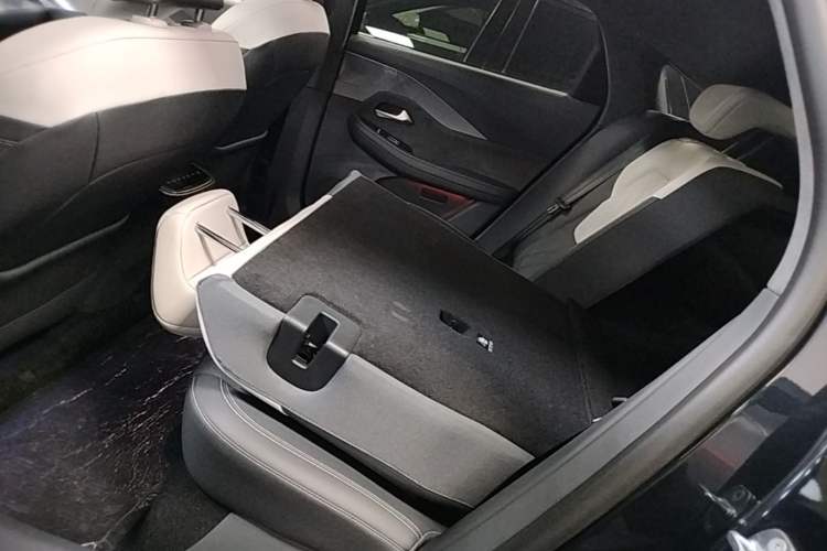 Used ARCFOX Alpha S6 2025 735MAX 160kW Left Rear Seat