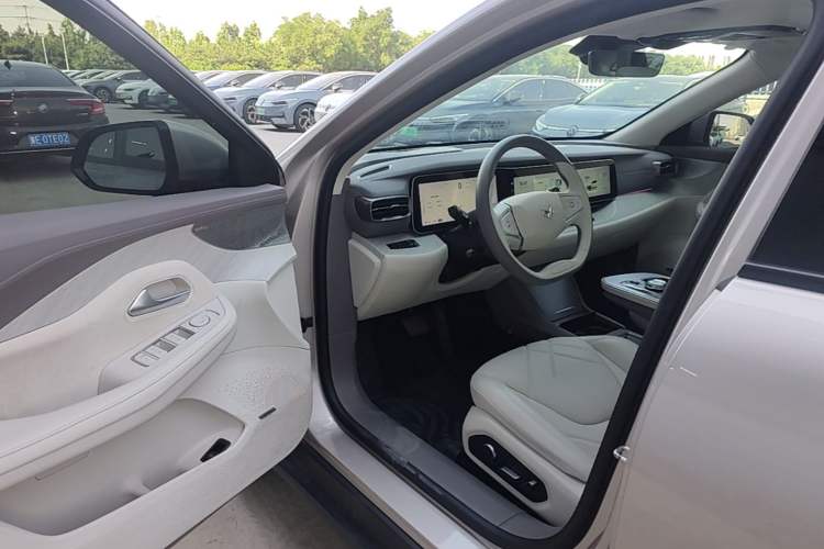 Used ARCFOX Alpha S6 2025 735MAX 175kW Driver Seat