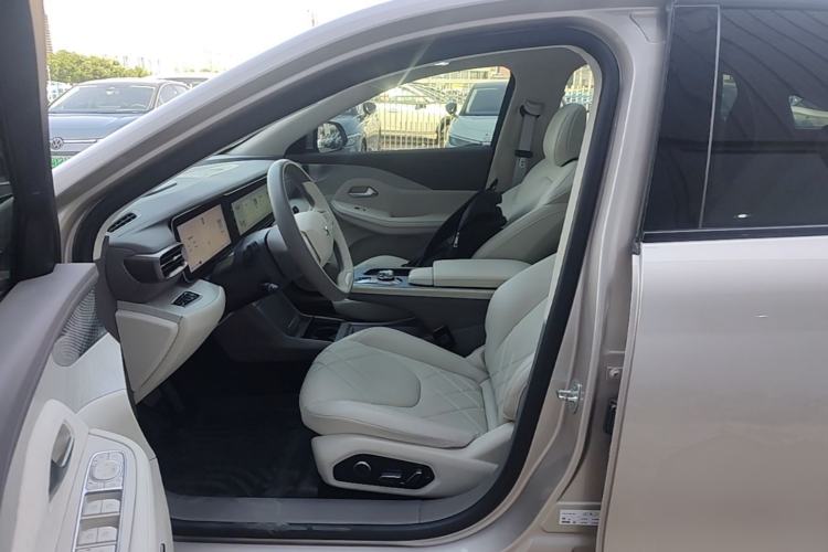 Used ARCFOX Alpha S6 2025 735MAX 175kW Left Front Seat