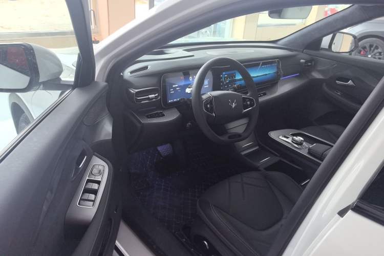 Used ARCFOX Alpha S6 2025 735MAX 175kW Driver Seat