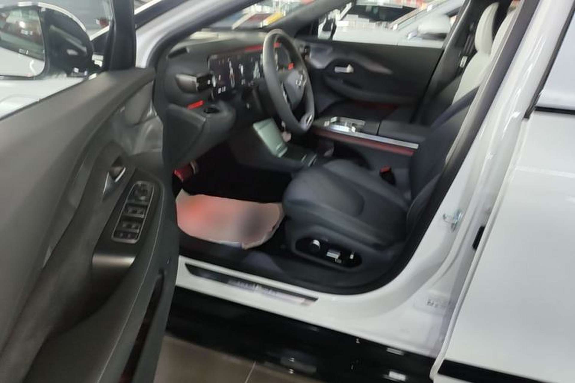 Used ARCFOX Alpha S6 2025 602 with Three LiDAR Sensors Driver Seat