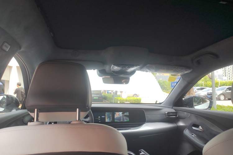 Used ARCFOX Alpha S6 2025 602 with Three LiDAR Sensors Headliner