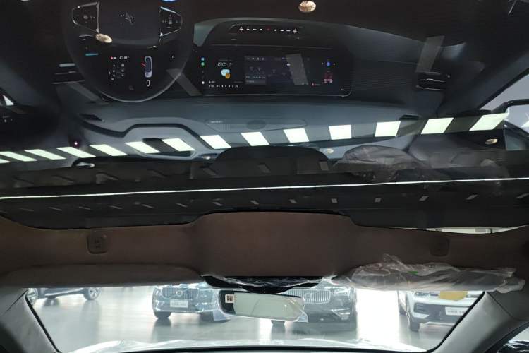Used ARCFOX Alpha S6 2025 602 with Three LiDAR Sensors Headliner