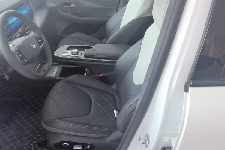 Used ARCFOX Alpha S6 2025 735MAX 175kW Left Front Seat