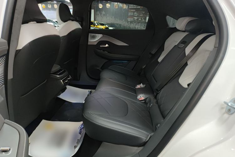 Used ARCFOX Alpha S6 2025 602 with Three LiDAR Sensors Left Rear Seat