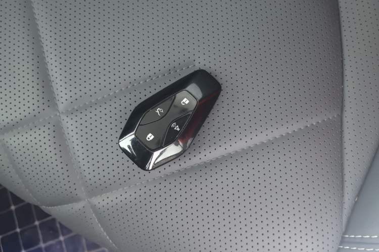 Used ARCFOX Alpha S6 2025 735MAX 175kW Vehicle Key
