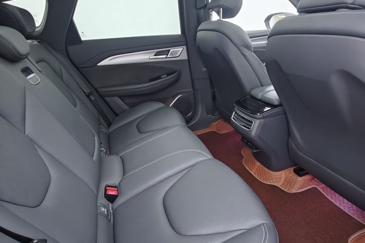 Used ARCFOX Alpha T 2021 653S 160kW Interior 9
