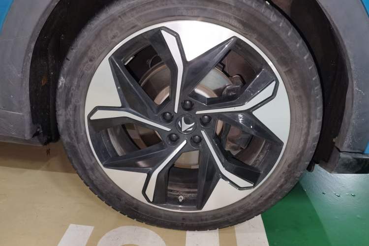 Used ARCFOX Alpha T 2021 600H Right Front Wheel Hub
