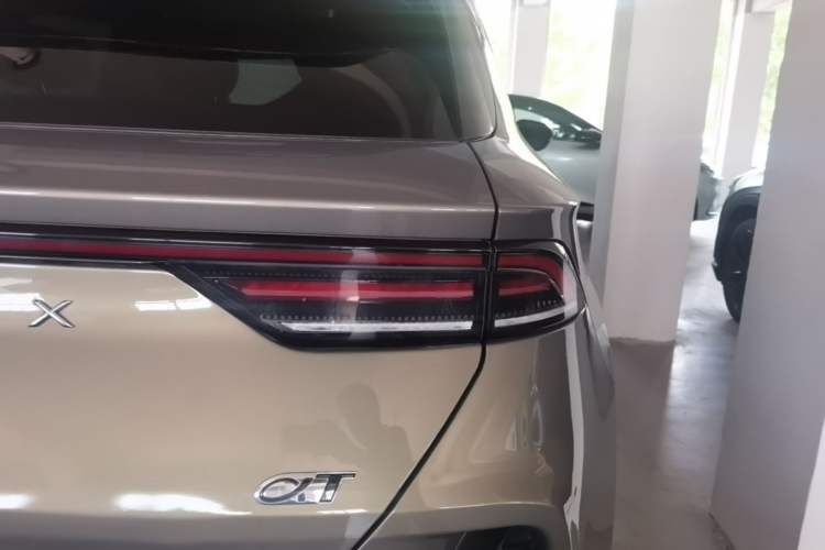 Used ARCFOX Alpha T 2021 653S+ 160kW Right Rear Taillight