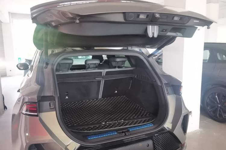 Used ARCFOX Alpha T 2021 653S+ 160kW Trunk