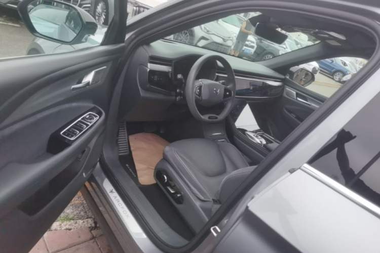 Used ARCFOX Alpha T 2021 653S+ 160kW Driver Seat
