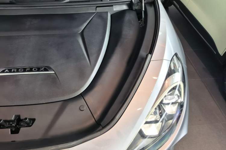 Used ARCFOX Alpha T 2021 600H Engine Bay Left