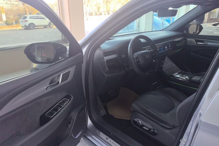 Used ARCFOX Alpha T 2021 600H Interior 3