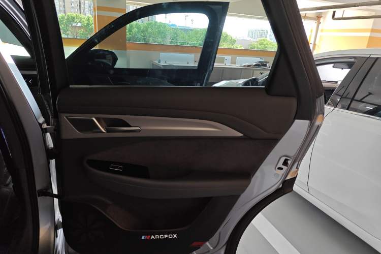 Used ARCFOX Alpha T 2021 653S+ 160kW Interior 6