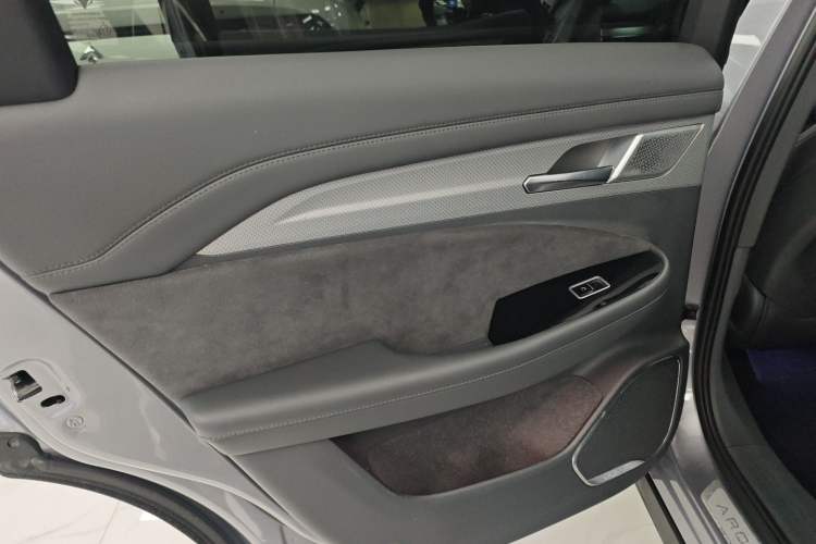 Used ARCFOX Alpha T 2021 653S+ 160kW Interior 8