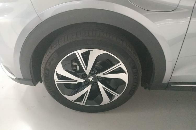 Used ARCFOX Alpha T 2021 480S 160kW Left Front Wheel Hub