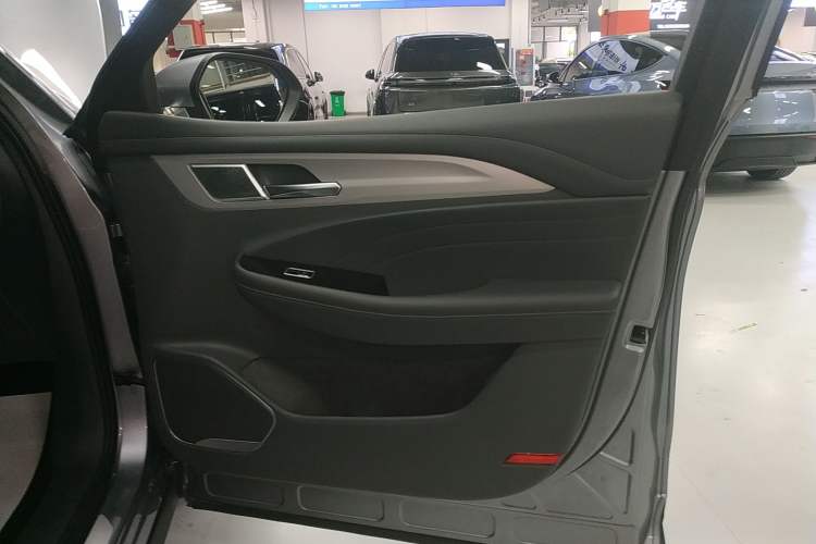 Used ARCFOX Alpha T 2021 480S 160kW Right Front Door Interior