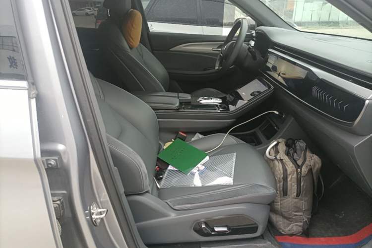 Used ARCFOX Alpha T 2021 653S+ 160kW Right Front Seat