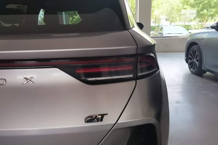 Used ARCFOX Alpha T 2021 653S+ 160kW Right Rear Taillight