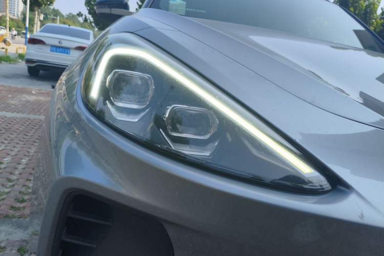 Used ARCFOX Alpha T 2021 653S+ 160kW Right Front Headlight