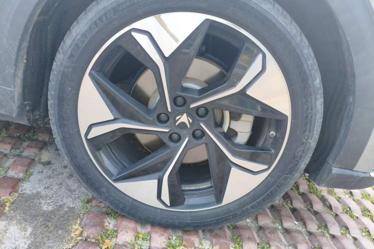 Used ARCFOX Alpha T 2021 653S+ 160kW Right Front Wheel Hub