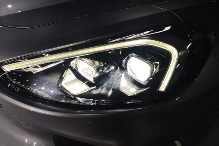 Used ARCFOX Alpha T 2021 653S+ 175kW Left Front Headlight