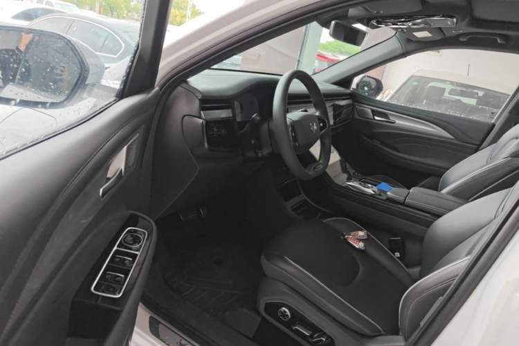 Used ARCFOX Alpha T 2021 480S 175kW Driver Seat