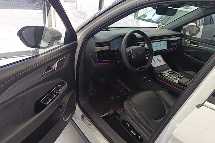 Used ARCFOX Alpha T 2021 653S+ 160kW Driver Seat