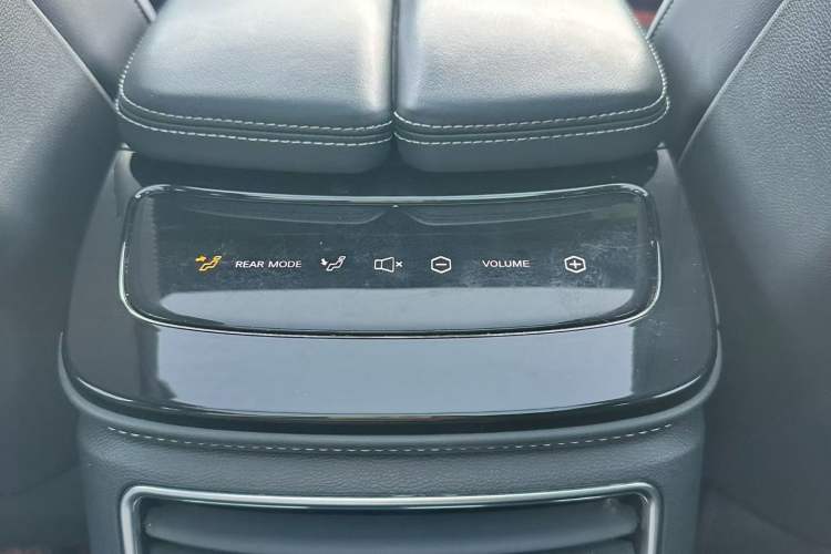 Used ARCFOX Alpha T 2021 653S+ 160kW Interior 5