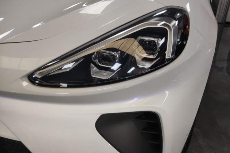 Used ARCFOX Alpha T 2021 653S+ 160kW Left Front Headlight