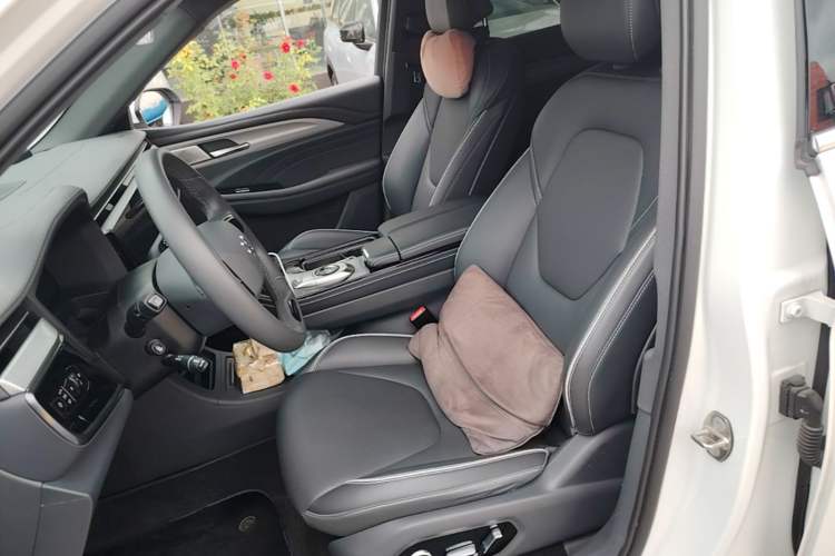 Used ARCFOX Alpha T 2021 480S 175kW Left Front Seat