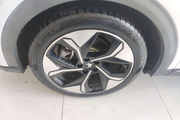 Used ARCFOX Alpha T 2021 653S+ 175kW Left Front Wheel Hub