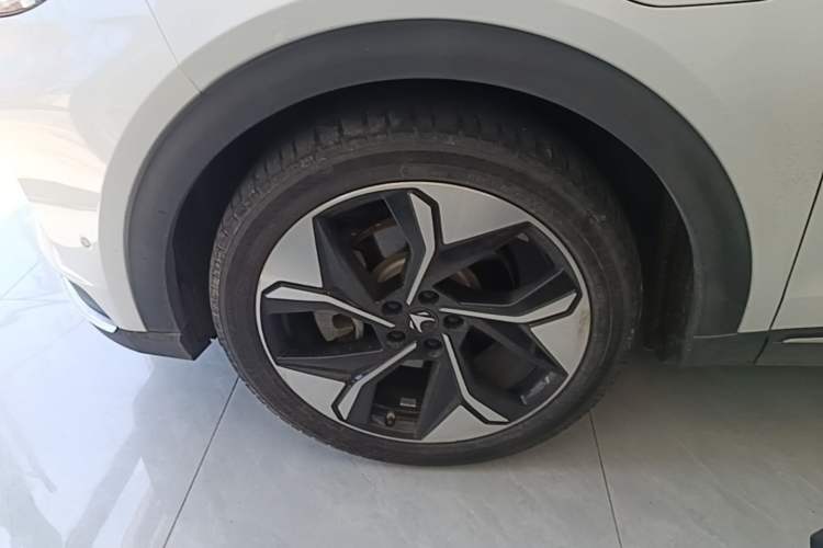 Used ARCFOX Alpha T 2021 653S+ 160kW Left Front Wheel Hub