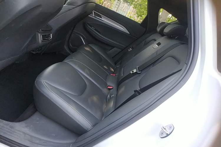 Used ARCFOX Alpha T 2021 653S 160kW Left Rear Seat
