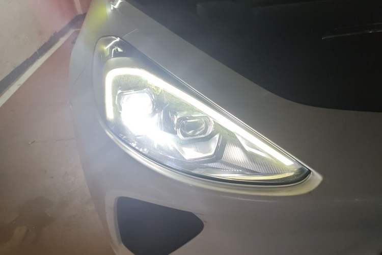Used ARCFOX Alpha T 2021 653S 160kW Right Front Headlight