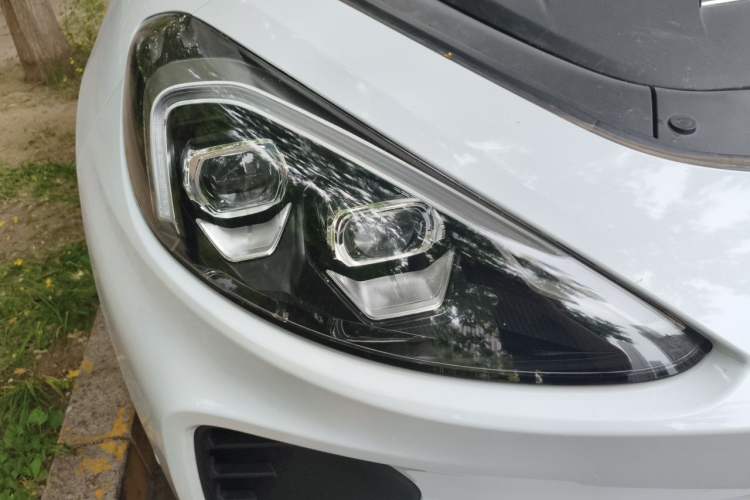 Used ARCFOX Alpha T 2021 653S+ 160kW Right Front Headlight