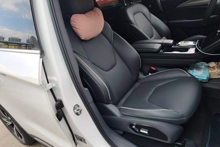 Used ARCFOX Alpha T 2021 480S 175kW Right Front Seat