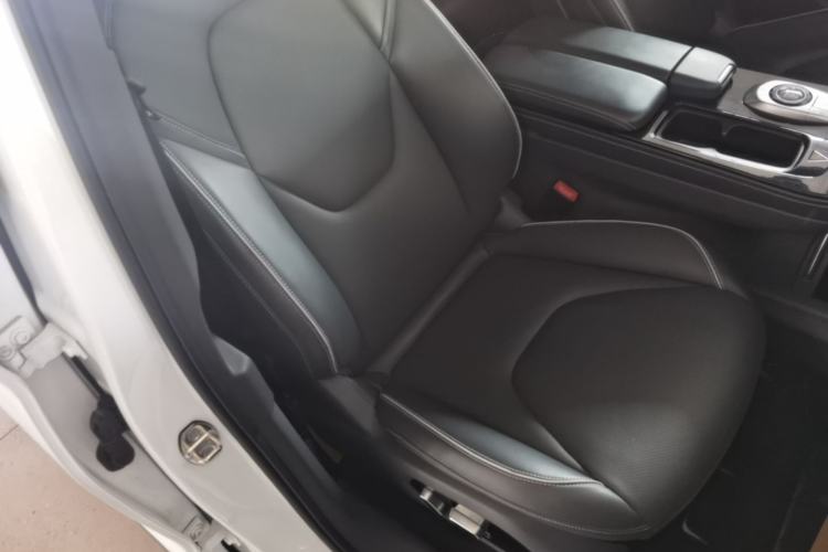 Used ARCFOX Alpha T 2021 653S 160kW Right Front Seat