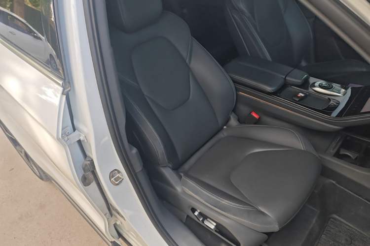 Used ARCFOX Alpha T 2021 653S+ 175kW Right Front Seat