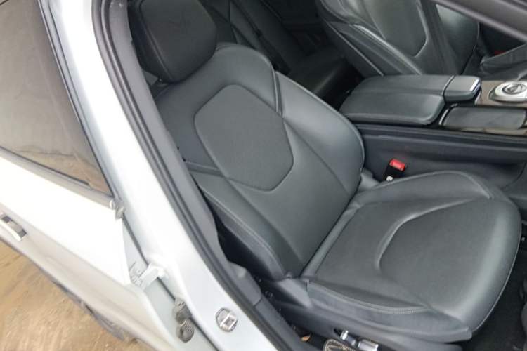 Used ARCFOX Alpha T 2021 653S+ 160kW Right Front Seat