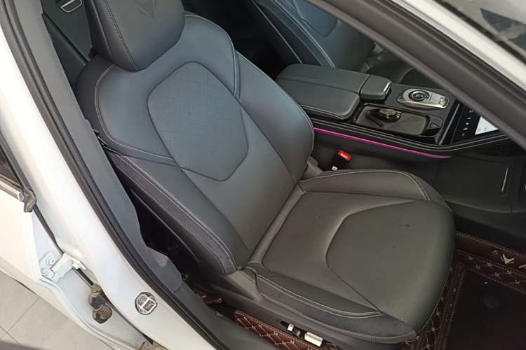 Used ARCFOX Alpha T 2021 653S+ 160kW Right Front Seat