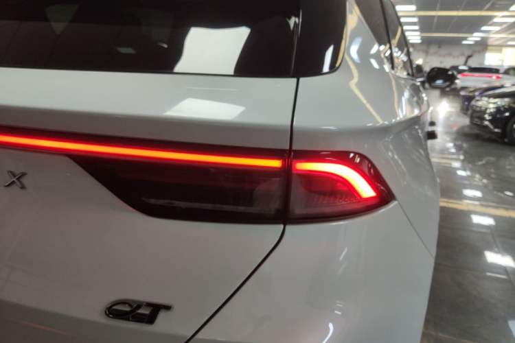 Used ARCFOX Alpha T 2021 653S+ 160kW Right Rear Taillight