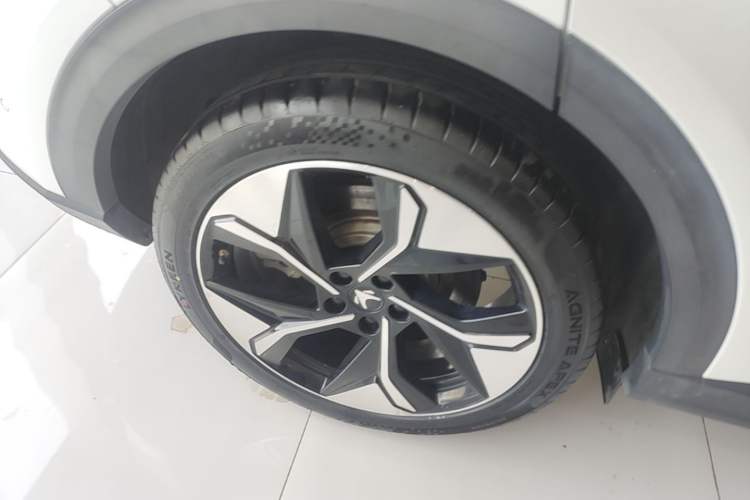 Used ARCFOX Alpha T 2021 653S+ 175kW Right Rear Wheel Hub