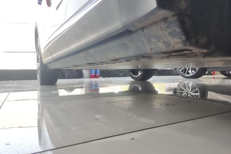 Used ARCFOX Alpha T 2021 653S+ 175kW Right Side Sill
