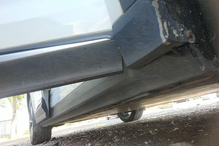 Used ARCFOX Alpha T 2021 653S+ 160kW Right Side Sill
