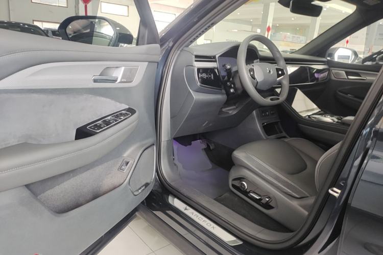 Used ARCFOX Alpha T 2022 653S+ 160kW Driver Seat
